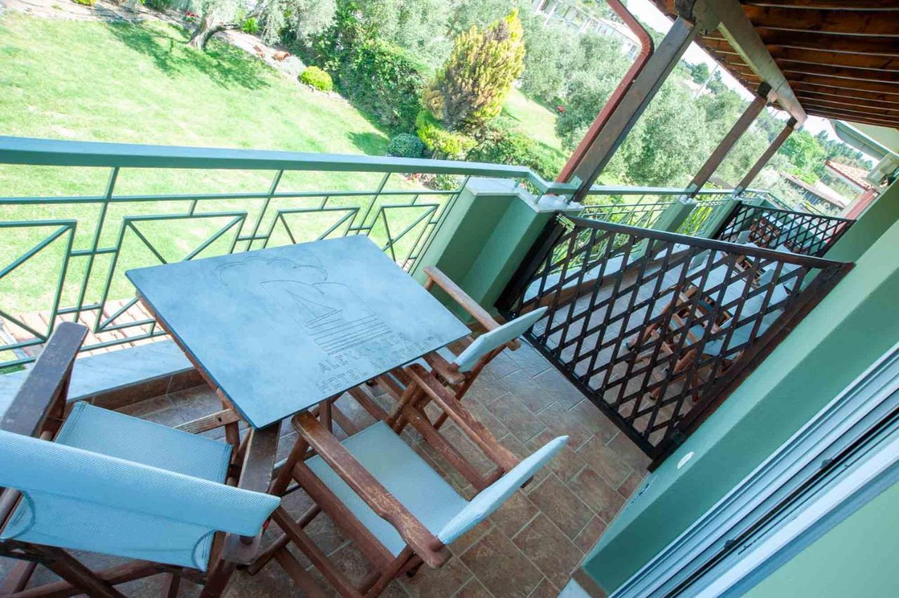 Alexandros Hotel Apartments Vourvourou Bagian luar foto